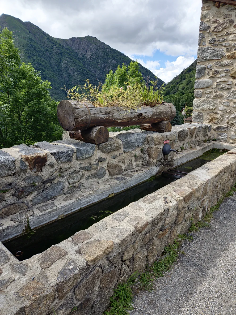 Fontaine d'eau froide de Mérens