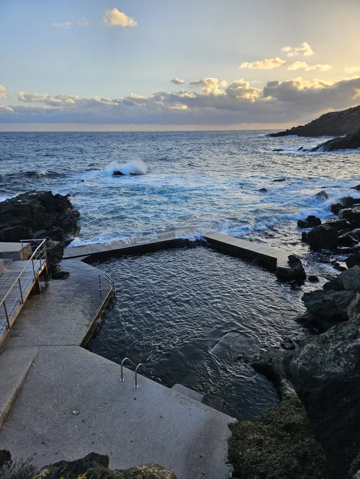 Piscine thermale à Gadir sur l'île de Pantelleria