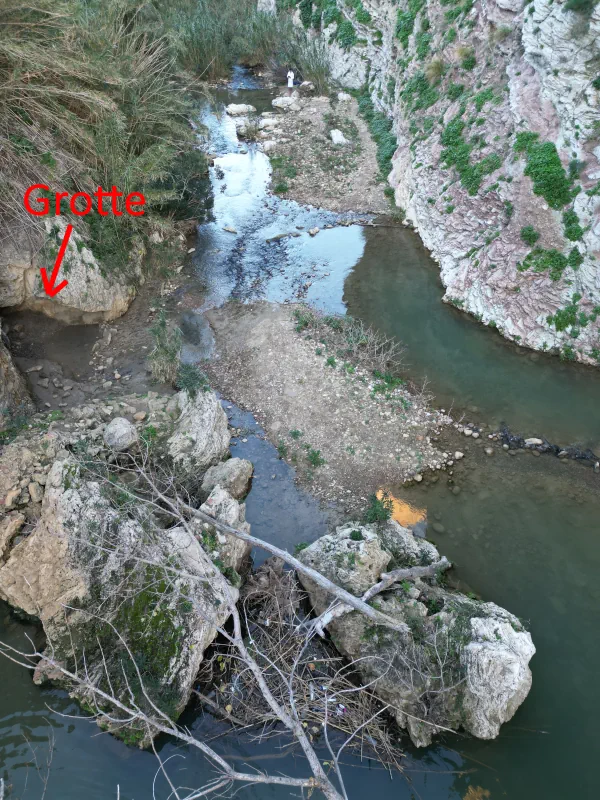 Canyon et grotte d'eau chaude de Segesta