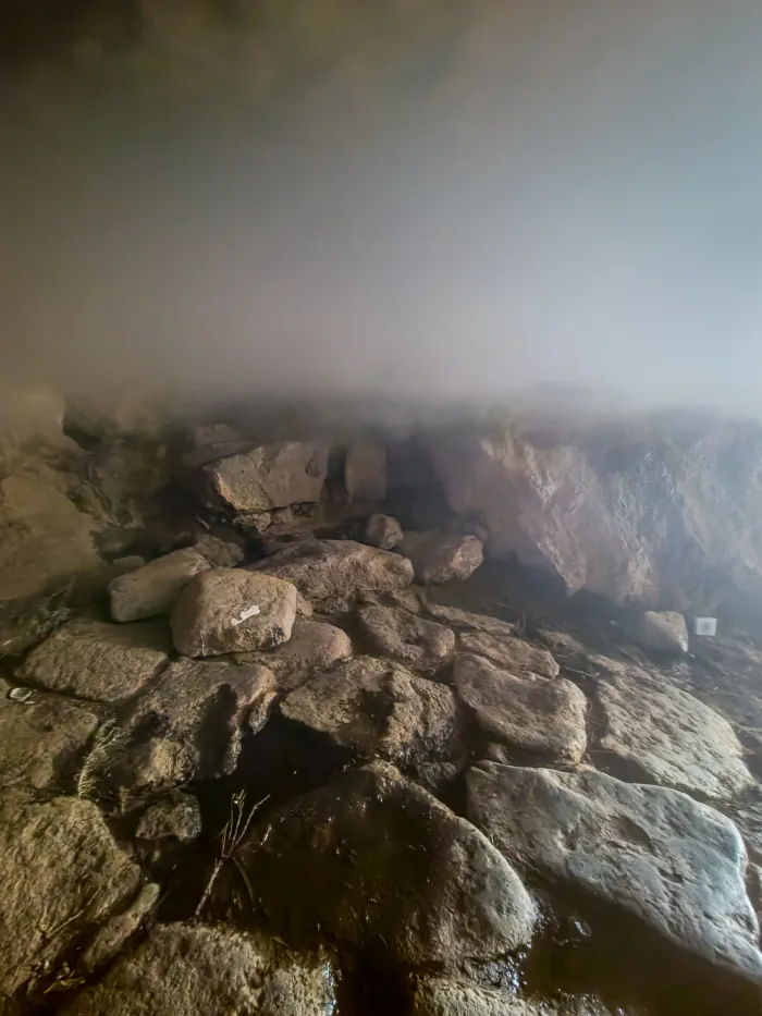 Nuage de vapeur dans la "grotta di benikulà"