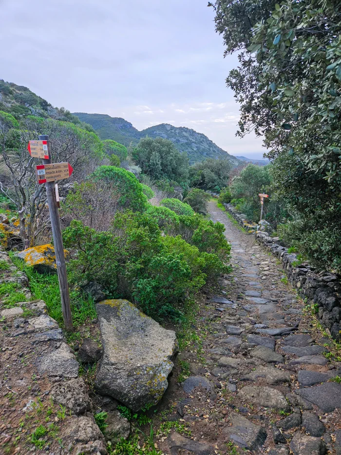 Départ de randonnée vers Bagno asciutto - grotta di benikulà