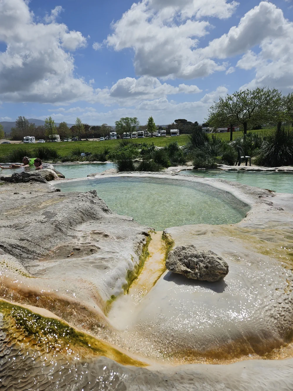 Terrasses en travertin de la piscine Carletti à Viterbo