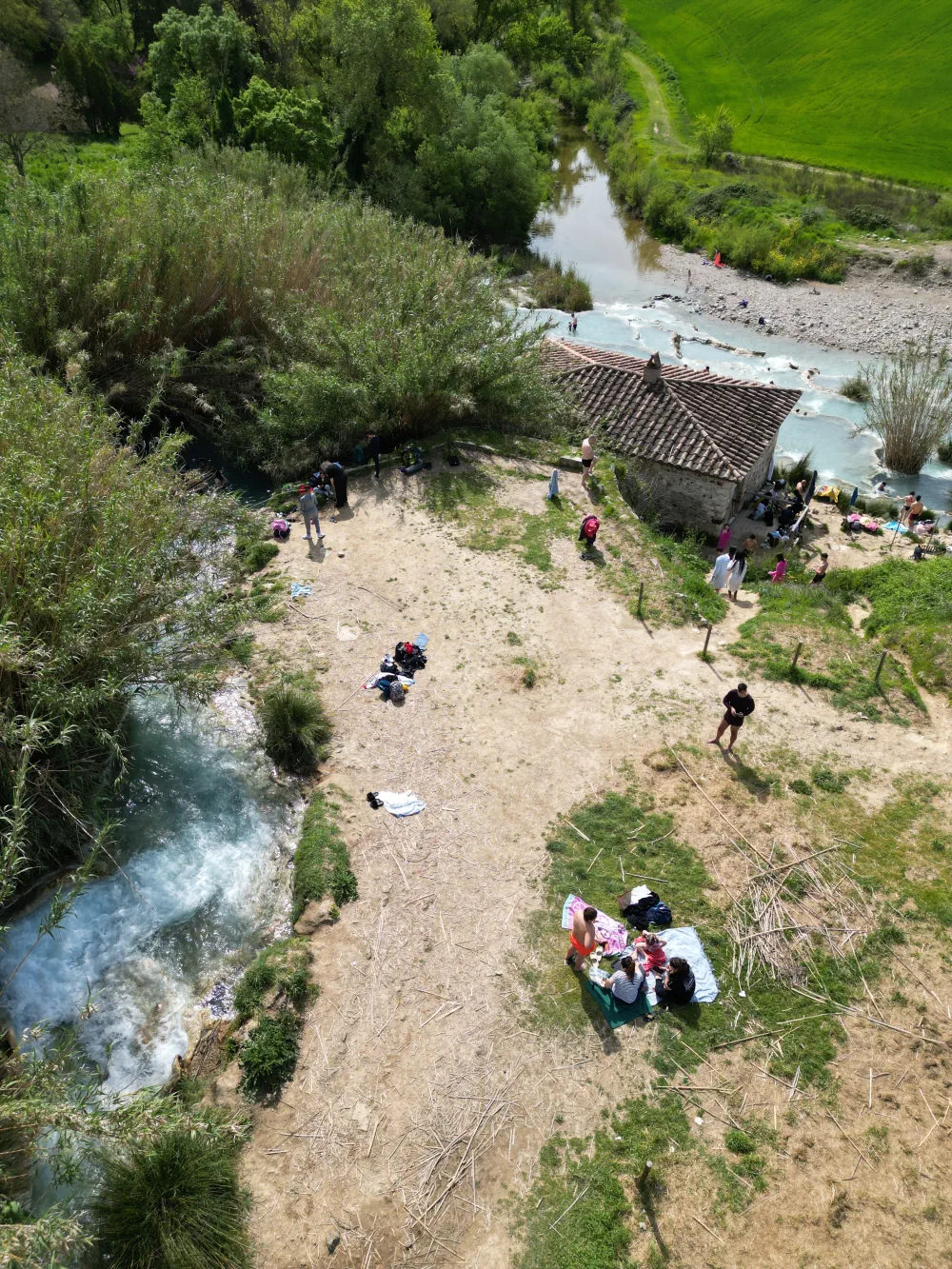 Ruisseau du Gorello, le moulin et les piscines naturelles de Saturnia