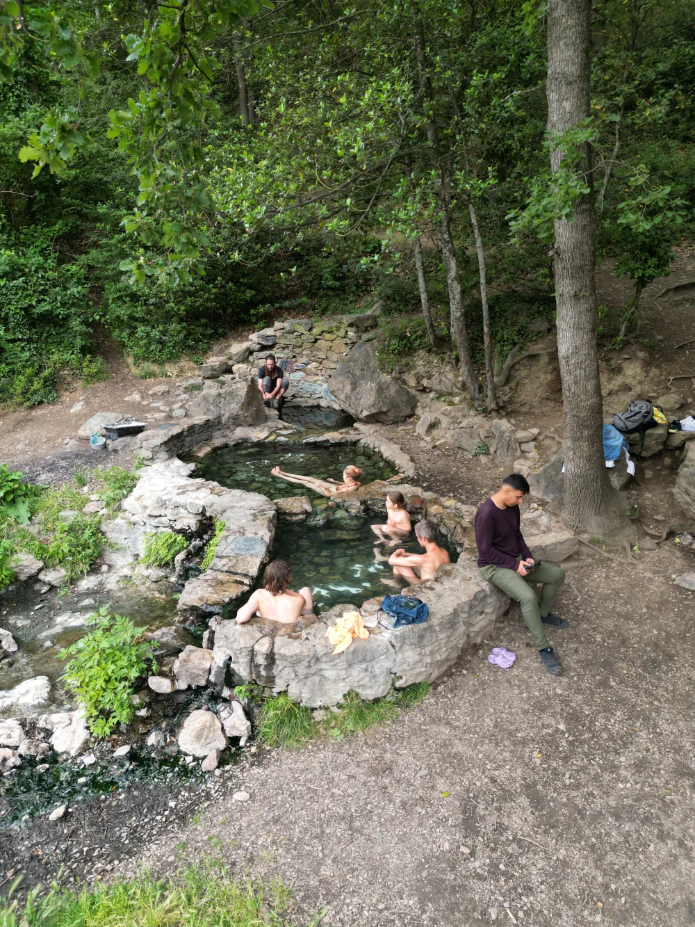 Bassins d'eau chaude de Thuès en été