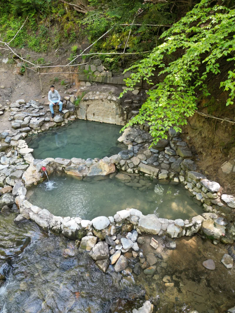 2 bassins aménagés de la source croizat